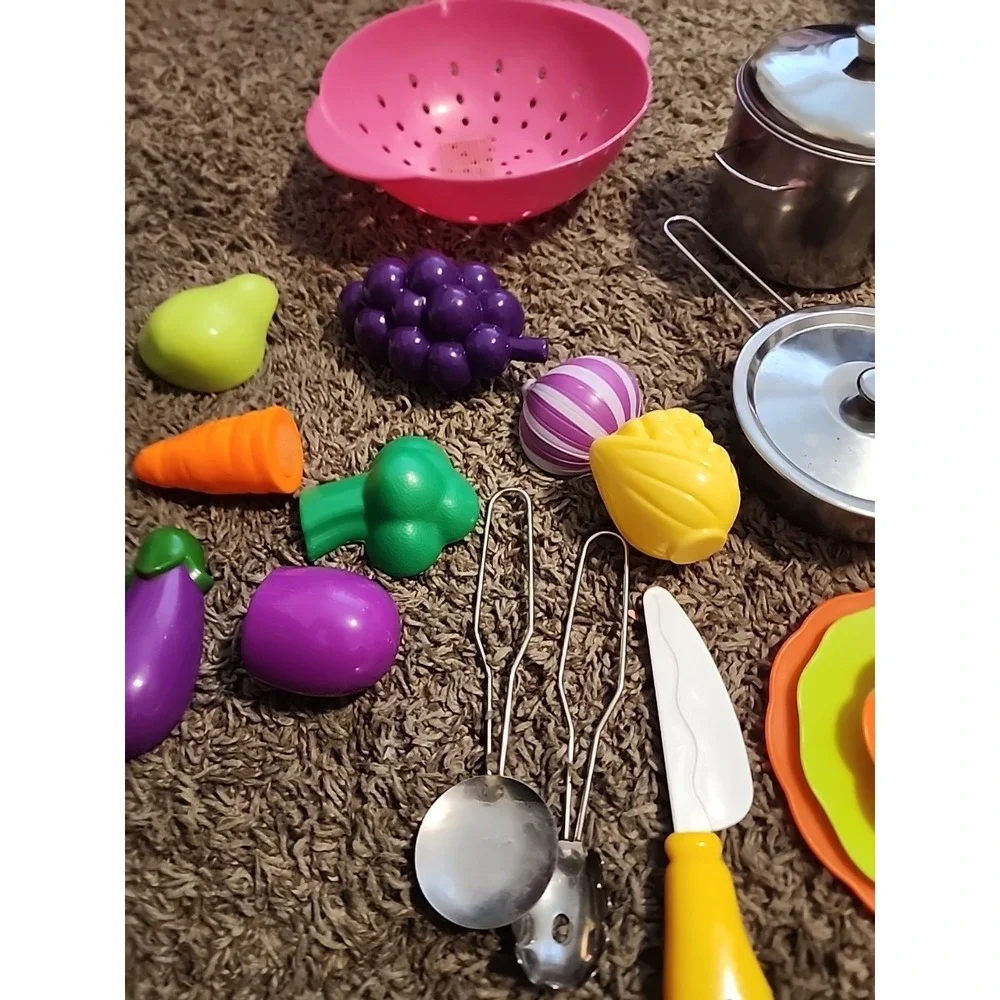 Lot of‎ 33 Pc Kids Pretend Plastic Food Fruit, Vegetables, Pot, Pans, Utensils